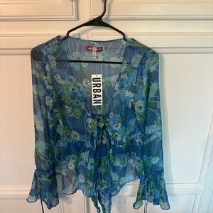 Small Urban Outfitters Blue Floral Blouse